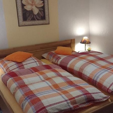 Antjes Ferienwohnung ฟลูนไฮม์ ภายนอก รูปภาพ